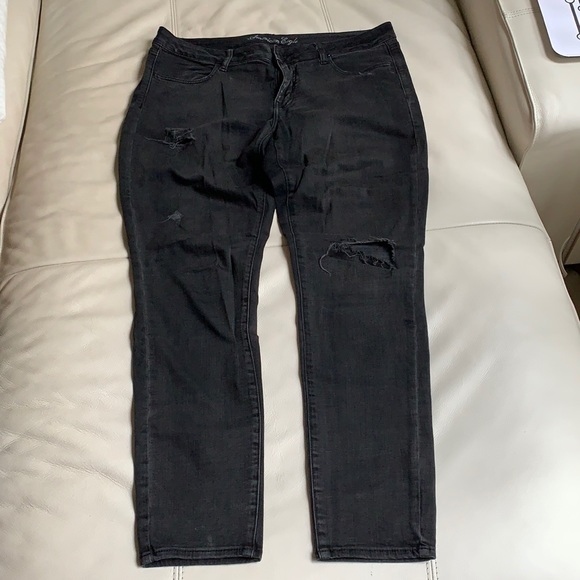 American Eagle 🦅 Jegging Jeans with distressed front. 14 Regular - Picture 2 of 11